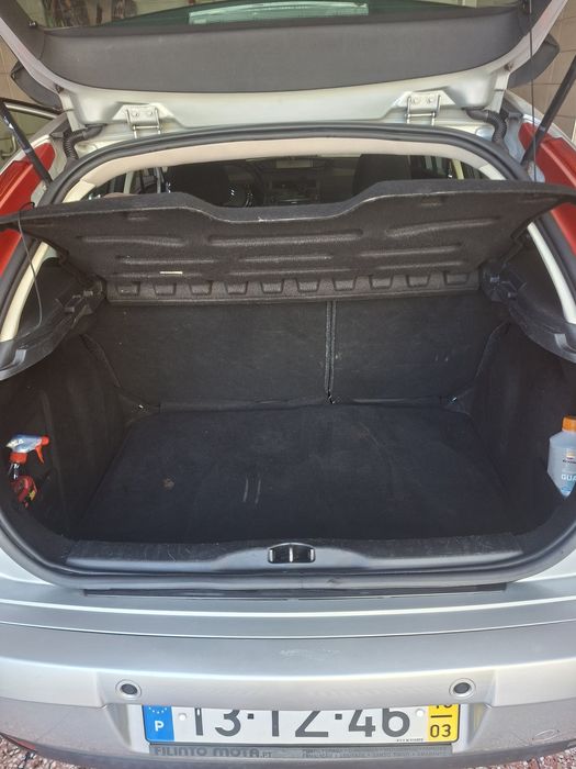 Citroën C4 1.6  .