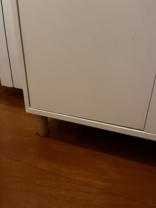 Armário branco Eket com pernas