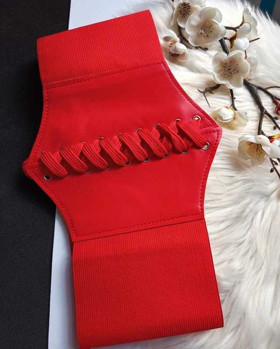 Szeroki czerwony pasek damski