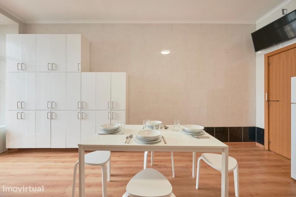 Quarto - localizado em Entrecampos Lisbon
