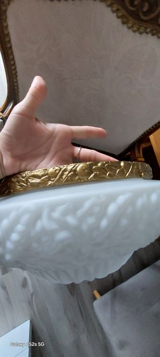 Zabytkowy żyrandol z mosiądzu, ampla