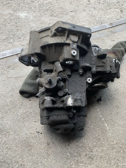 Продам МКПП VW Passat B6