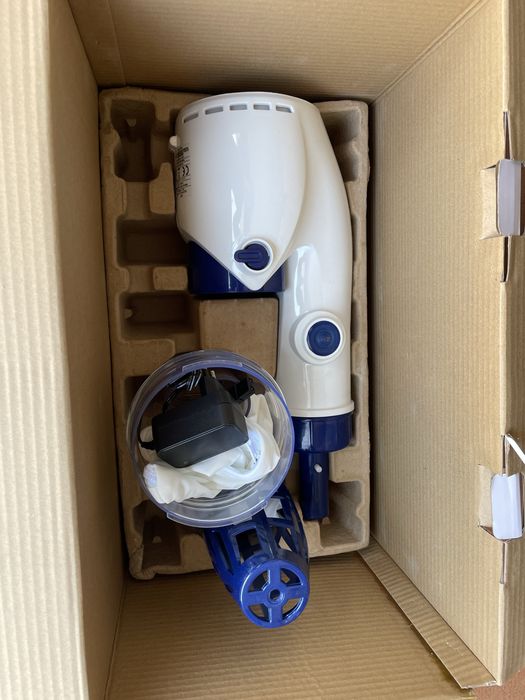 Aspirador eletrico a bateria para piscinas ou spas marca Gre electric vac plus(novo na caixa)