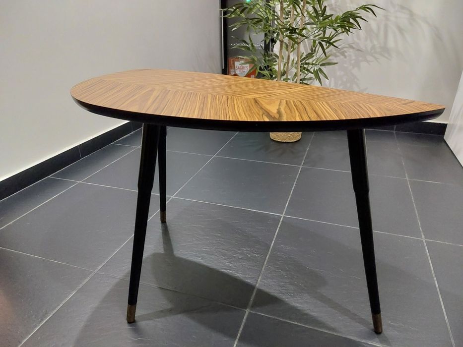 Mesa de centro oval