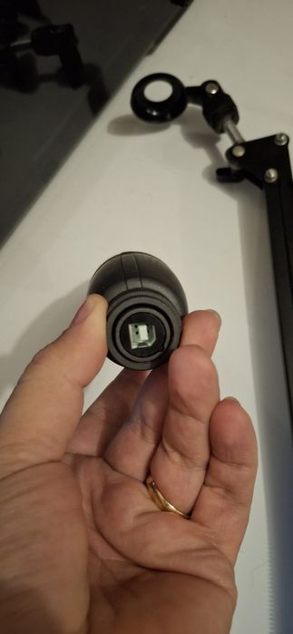 Microfone USB para Streaming + Braço Articulado Neewer – Pronto a usar