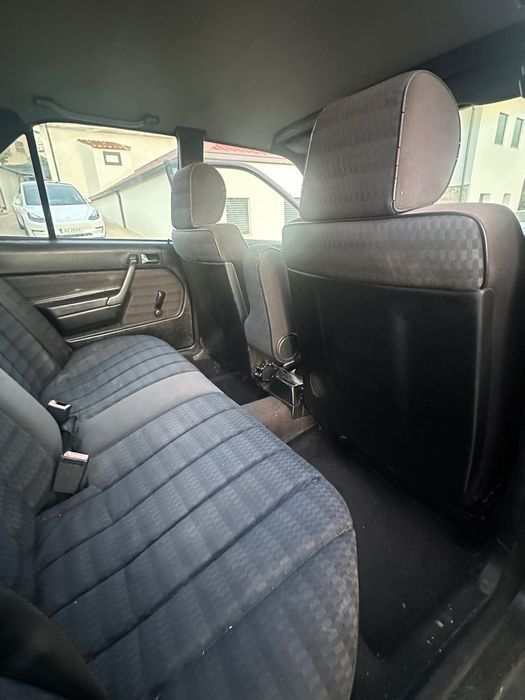Mercedes 190d.