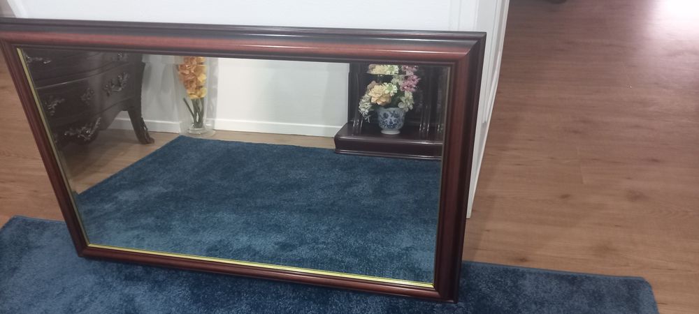 Vendo lindo espelho de moldura de madeira como novo com pouco usado