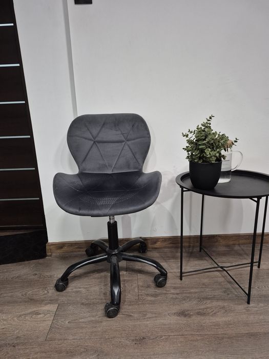 Крісло для майстра  в б'юті сфері