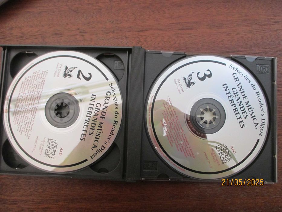 Vários cd's de cantores líricos - Callas, Pavarotti, Carreras ,Domingo
