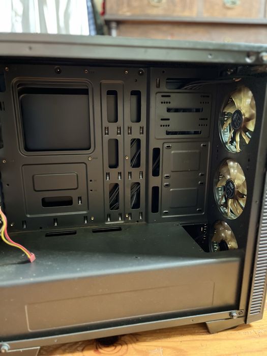 Caixa ASUS ROG com 4 ventoínhas