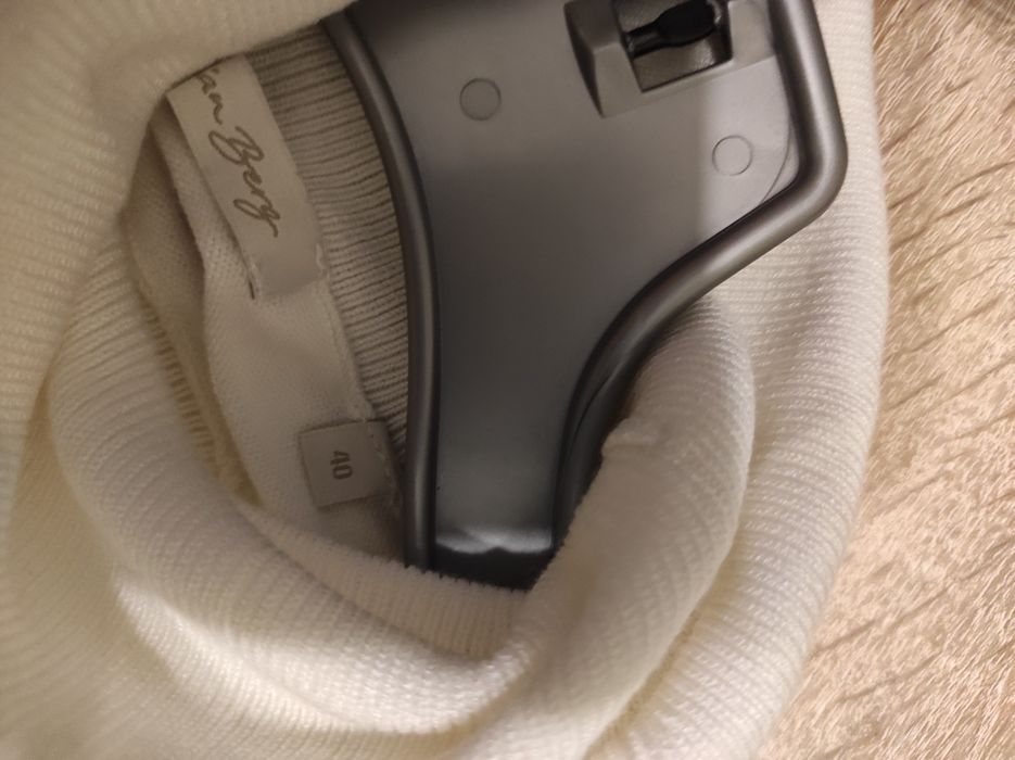 Sweter golf Christian Berg rozmiar 40 biały