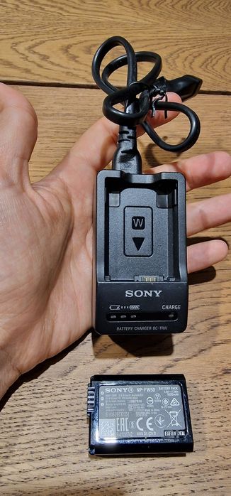 Carregador Original Sony BC-TRW + Bateria Sony NP-FW50 (Original)