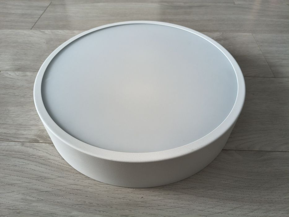 Biały plafon 36 cm