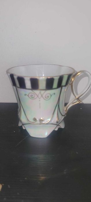 Chávena Antiga em Porcelana Madrepérola - Pintada à Mão (Handmalerei)