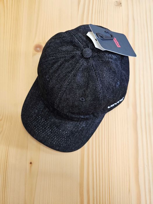 Jeansowa czapka z daszkiem Levi's haftowane logo z boku baseball cap