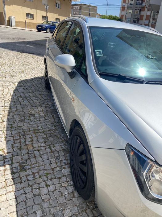 SEAT Ibiza SEAT Ibiza ST 1.2 TDI Ecomotive (2012) – Económica e Pronta a Circular
Descrição do Veículo
Vendo SEAT Ibiza ST (Carrinha) de 2012, motor 1