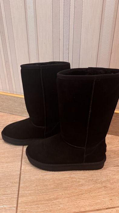 Високі угги жіночі