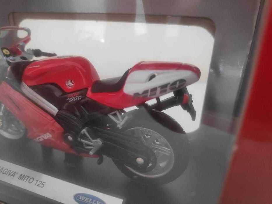 Miniatura Cagiva mito 125