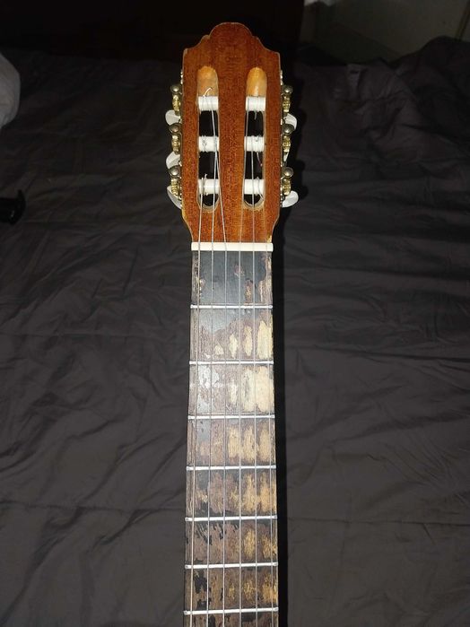 Guitarra clássica cordas de nylon, fabricada em Espanha da marca MARTA
