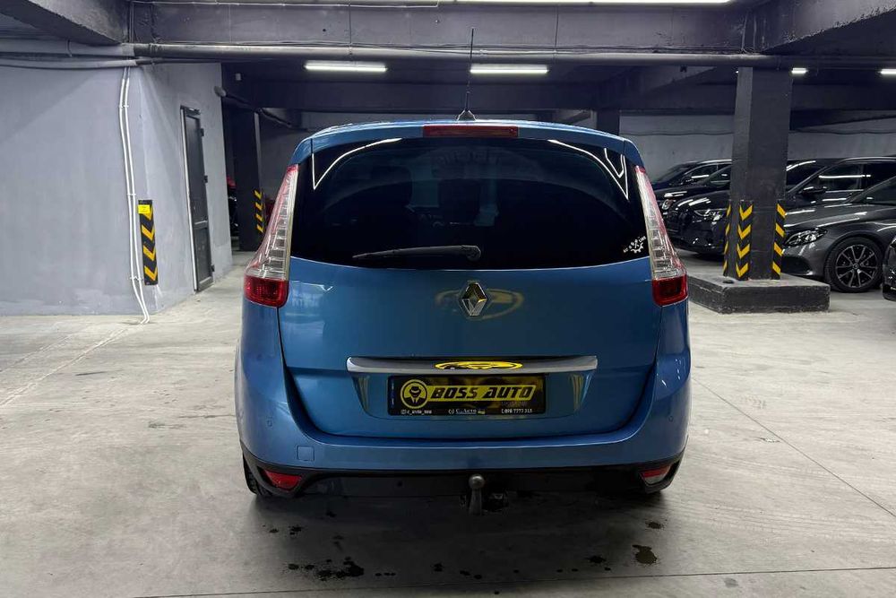 Renault Megane Scenic 2012