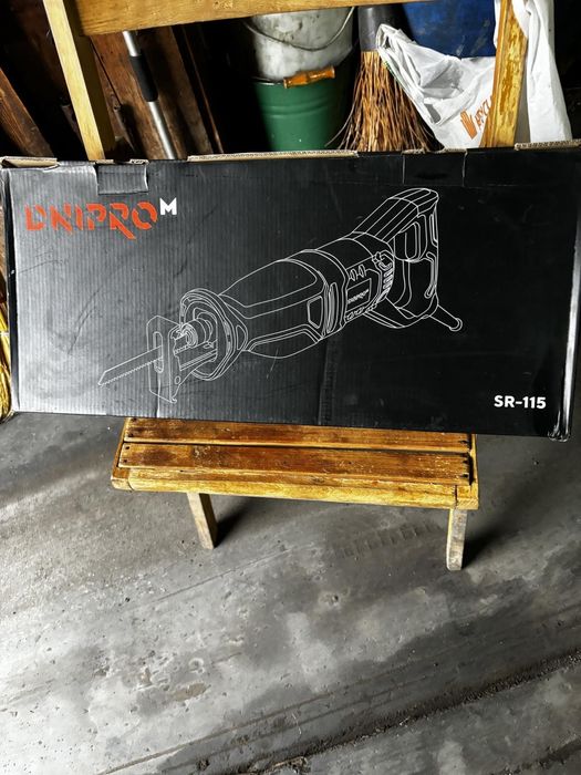 Пила сабельная электро . Новая .