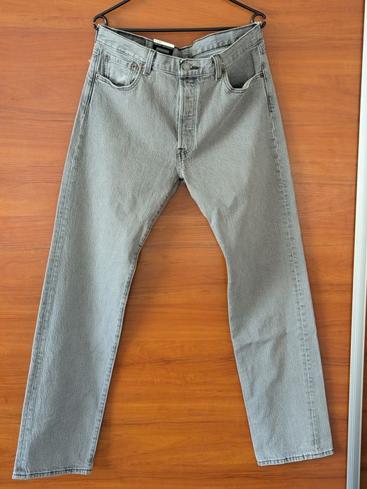 Dżinsy "Levi's" 501, rozmiar 34/34. Nowy. Szary. Polecam. Pozdrawiam.