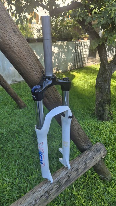 Suspensão SR Suntour XCM-HLO 100mm curso Post Mount travões disco trava Hidráulica QR