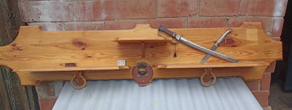 Поличка з натурального дерева