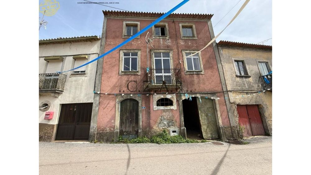Moradia para remodelar. Aveleira.