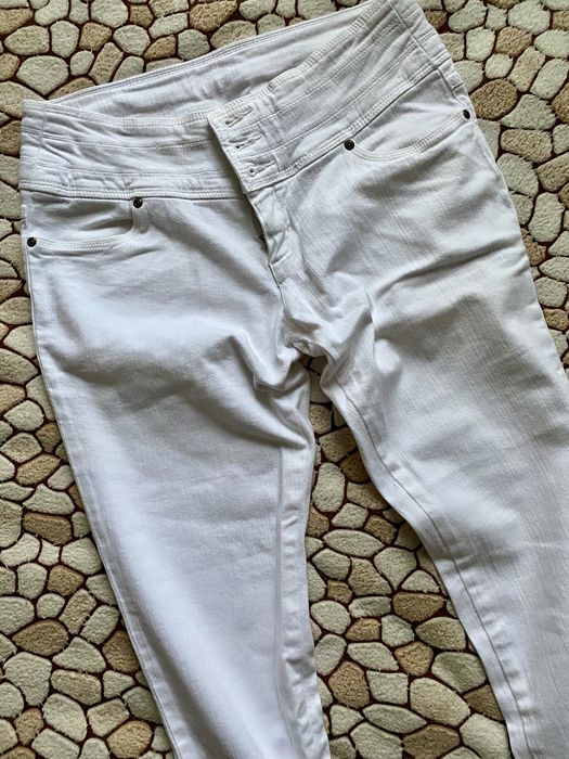 Білі джинсові штани, нові, євро44/укр52