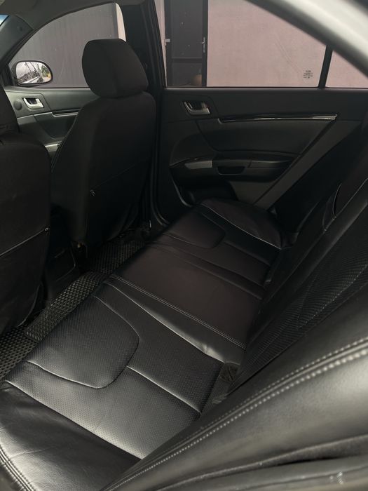 Geely Emgrand EC7 2013