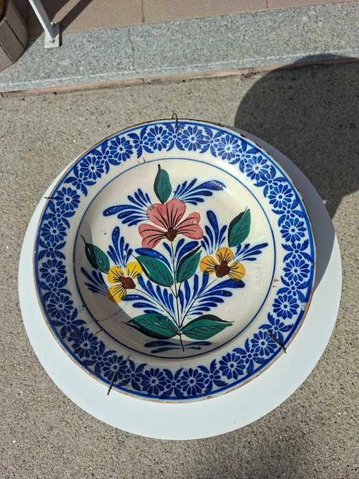 Pratos antigos pintados