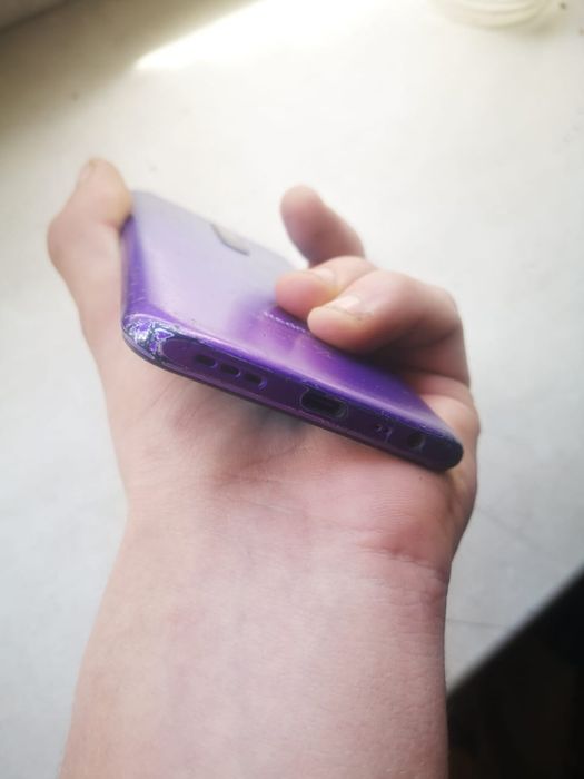 Продається Редмі 9, ціна договірна є нюанси по задній кришці