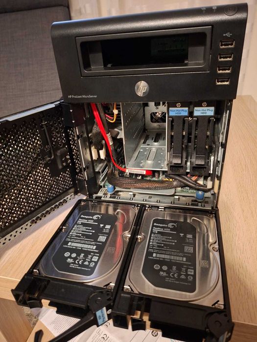 HP Microserver G7 + UnRAID + 2HDDs