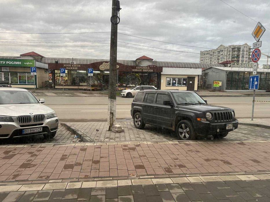 Продаж комерційного приміщення (третій поверх)