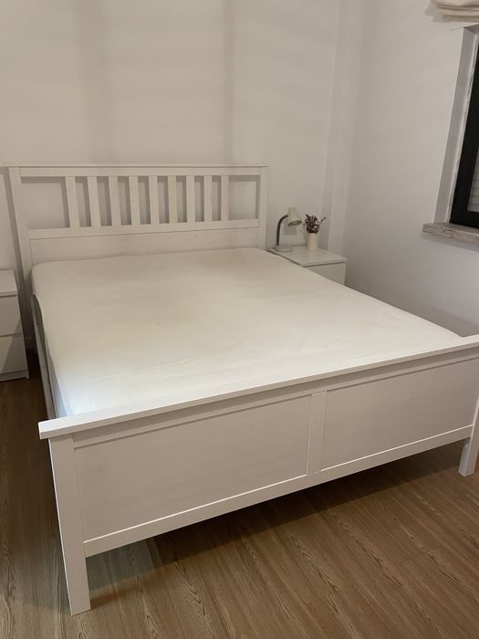 Cama HEMNES 1.60x2.00 (sem colchão)
