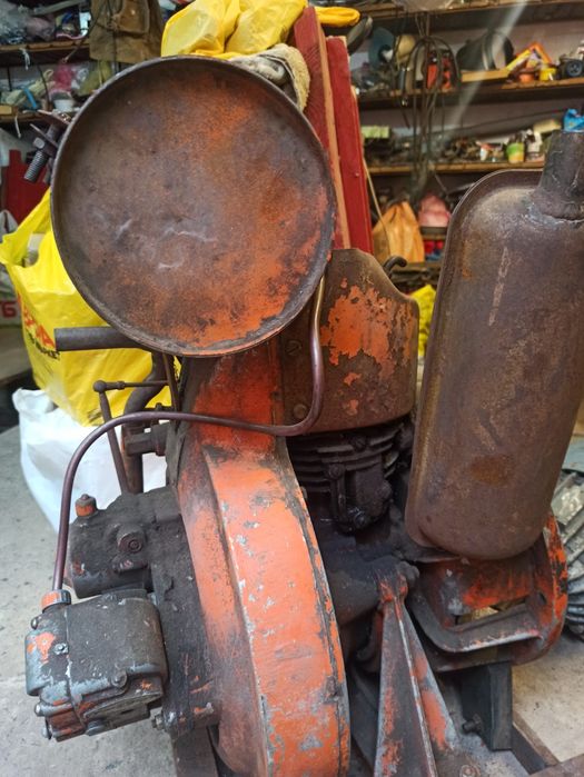 Двигатель бензиновый