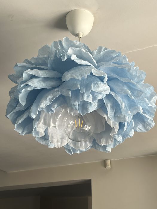 Lampa kwiat z włoskiej krepiny