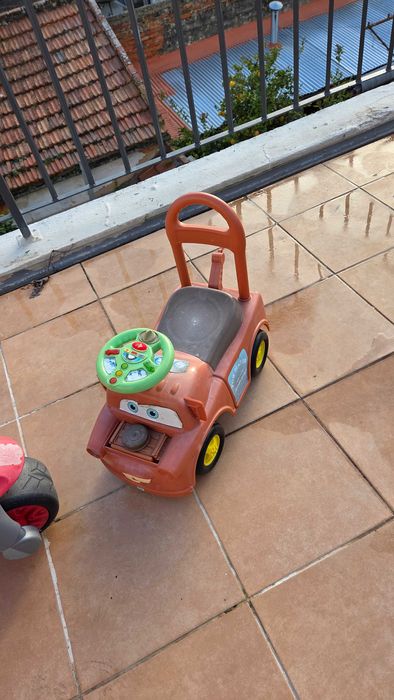 Carro e mota criança