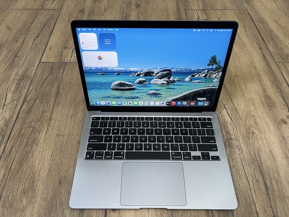 Macbook air M1 8/256Gb