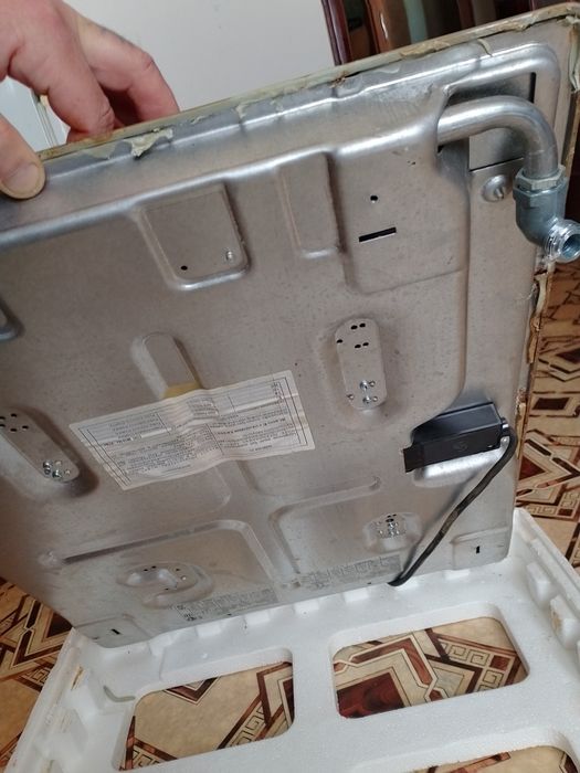 Продам газ плиту, врізна,ардо .