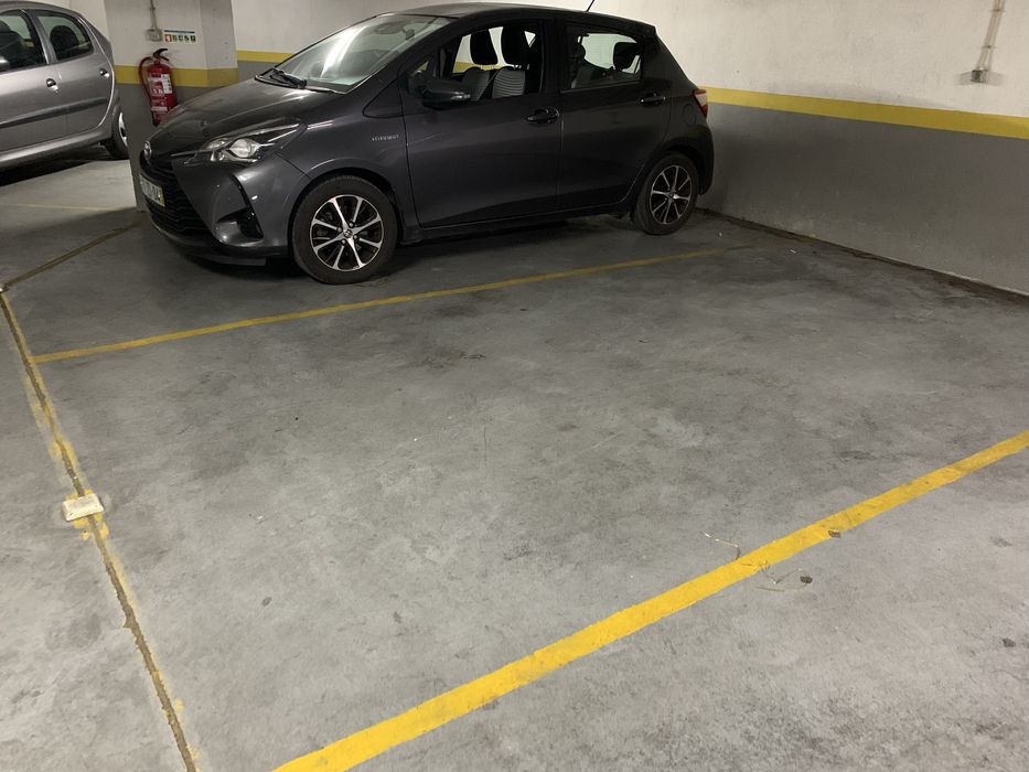 Garagem em campo de ourique