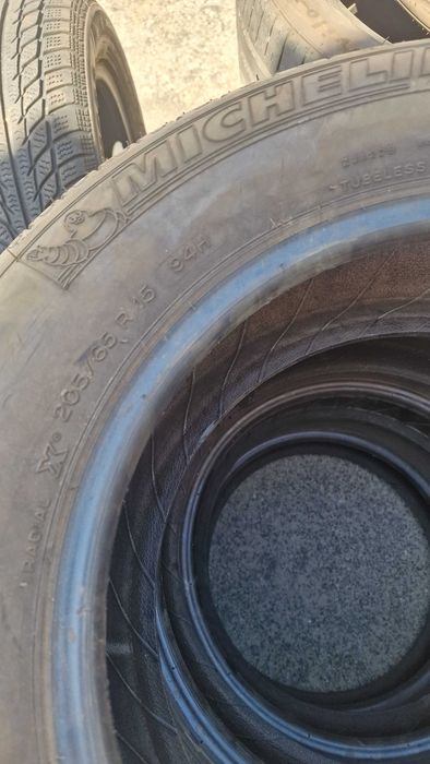 Vários pneus em bos estado