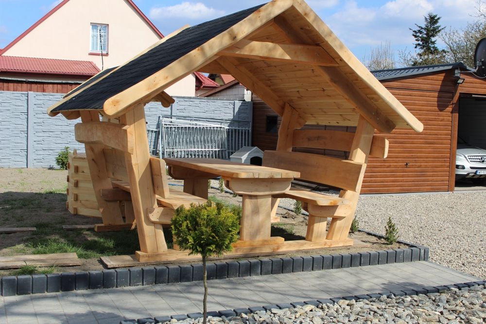 Altana,Domek goralski, meble ogrodowe, stol, lawka