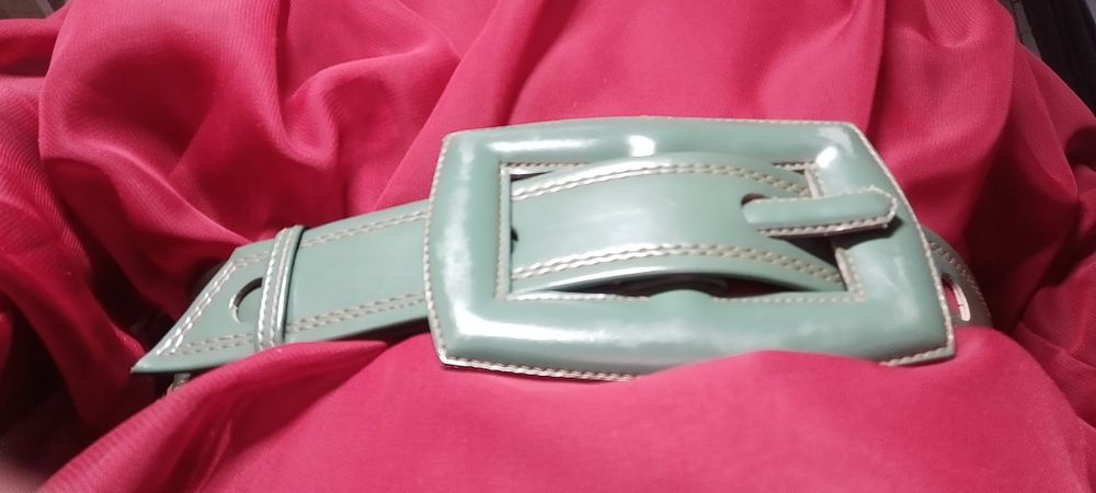 Szeroki zielony pasek PRL vintage