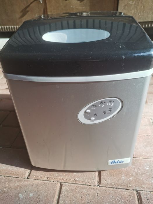 Maszyna Kostkarka do lodu Arctic 12 dobra do baru lub domowego użytku