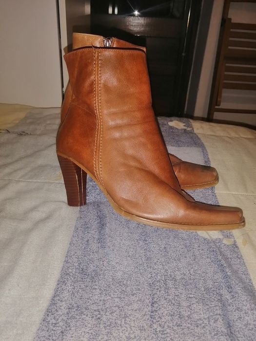 Botas de pele salto alto