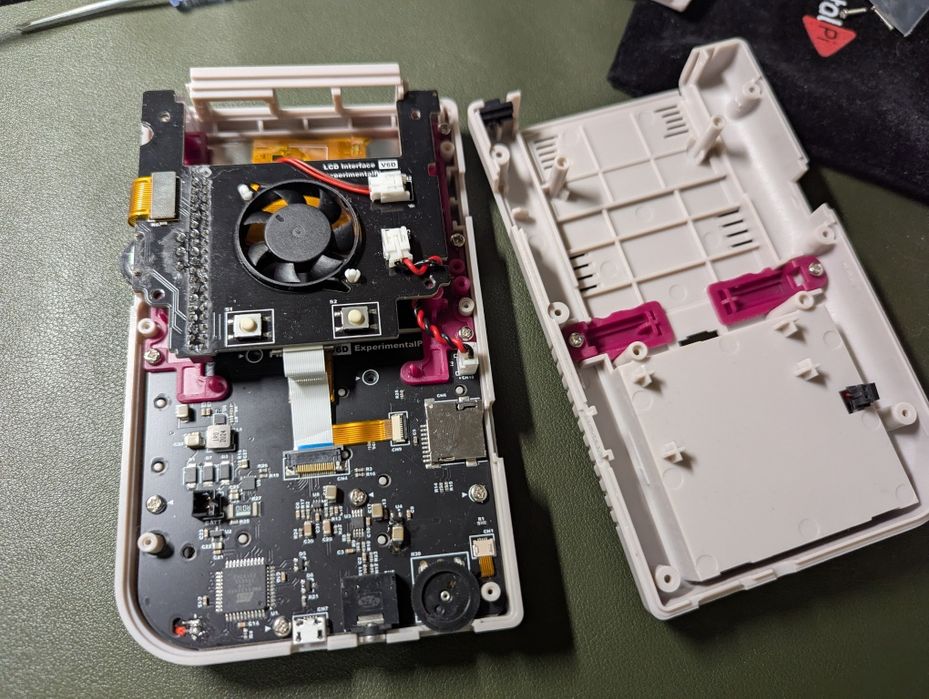 Raspberry Pi 4 кейс Gameboy