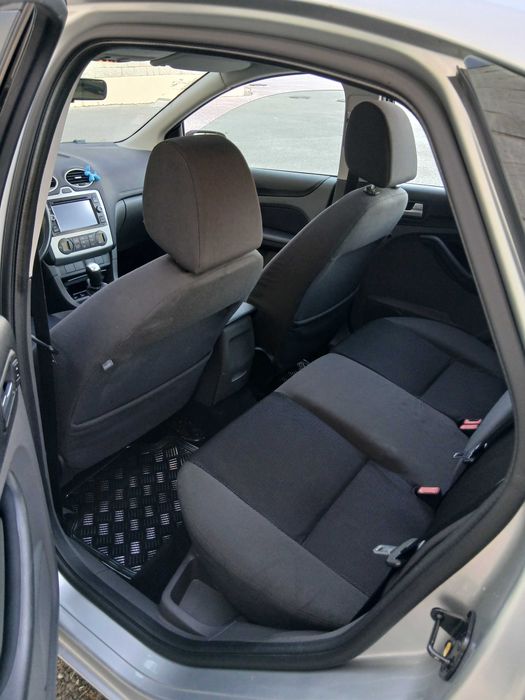 Ford Focus 2005 bem estimado