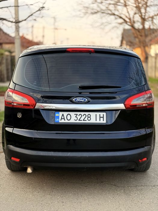 Продам авто Ford S-Max 2011